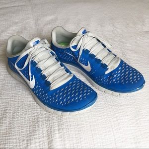 NIKE Free 3.0 V4 Running Shoe
